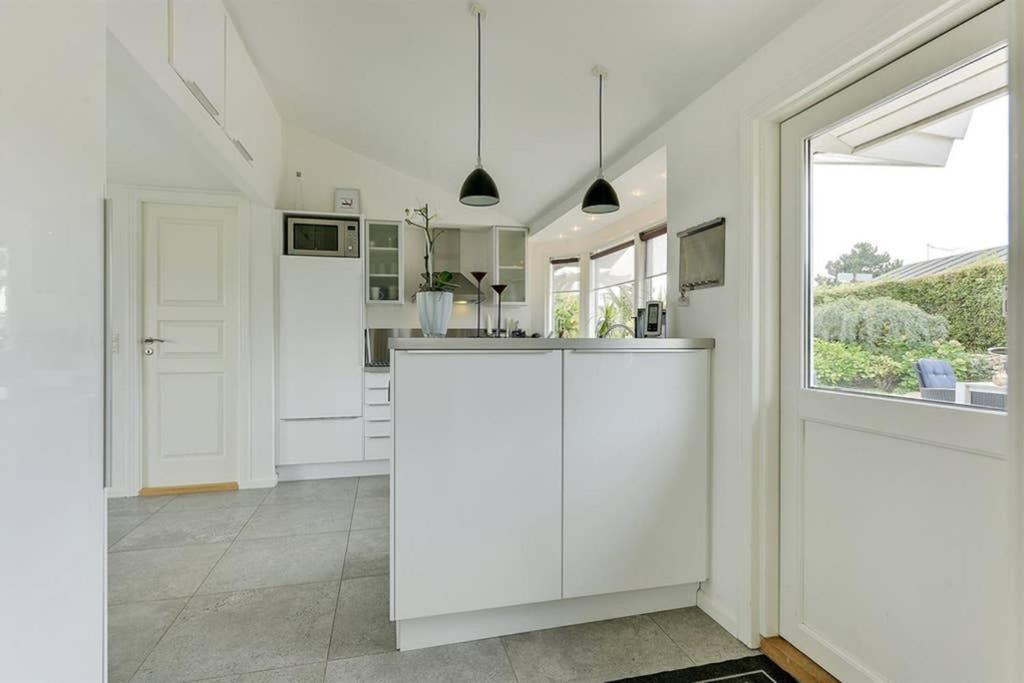 מונקבו Eksklusiv Sommerhus Beliggende I Vandkanten מראה חיצוני תמונה